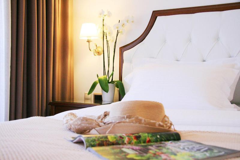 Armata Boutique Hotel Szpécesz Kültér fotó